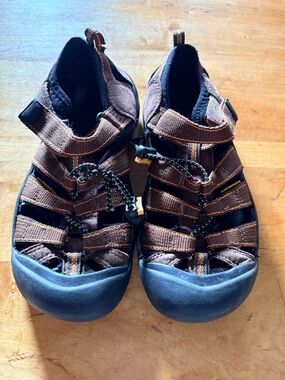 Keen Newport H2 Brown Water Hiking Sandals